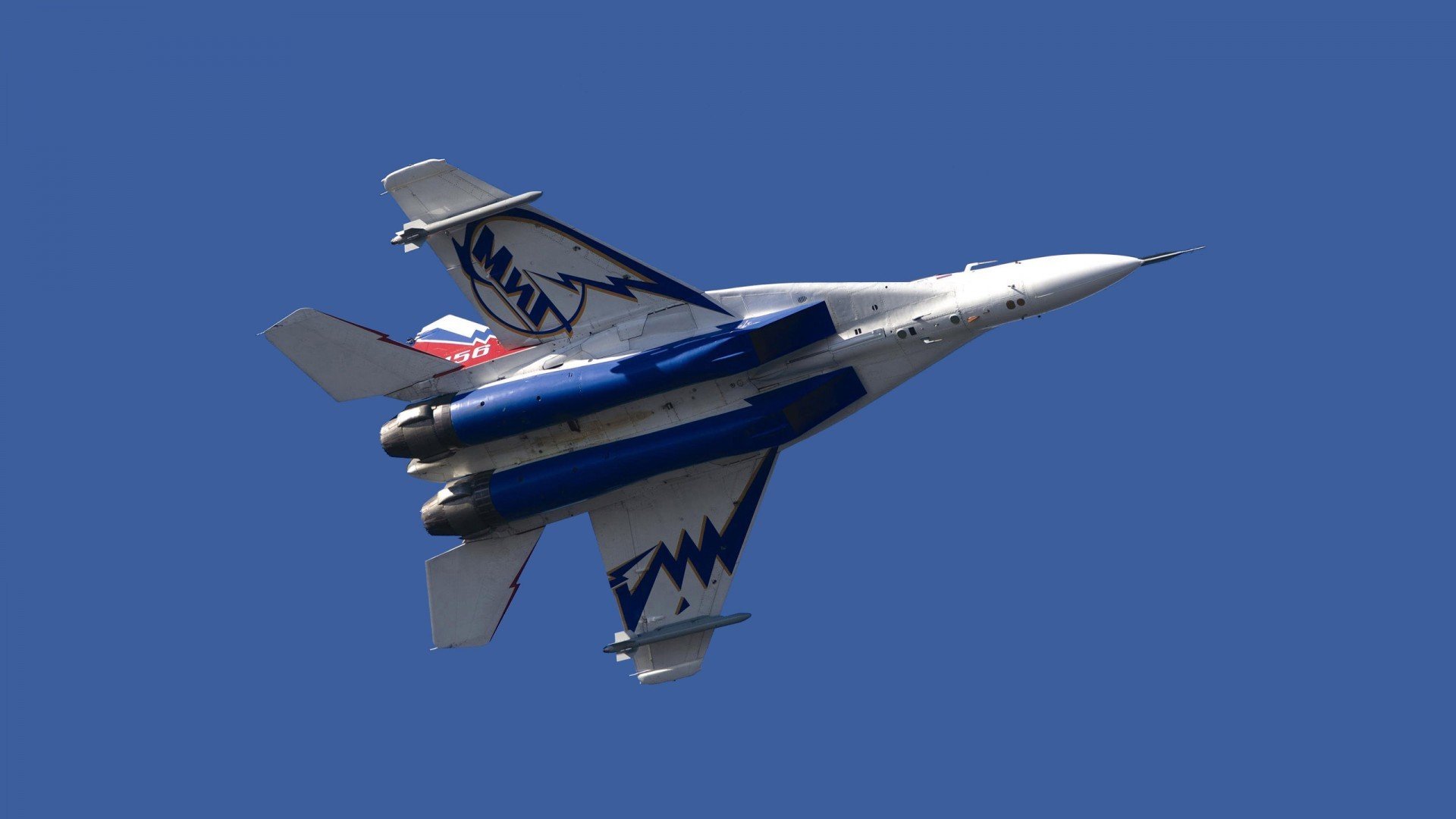 德甲“火力全开”，精彩瞬间让人目不转睛，德甲扩军至20支