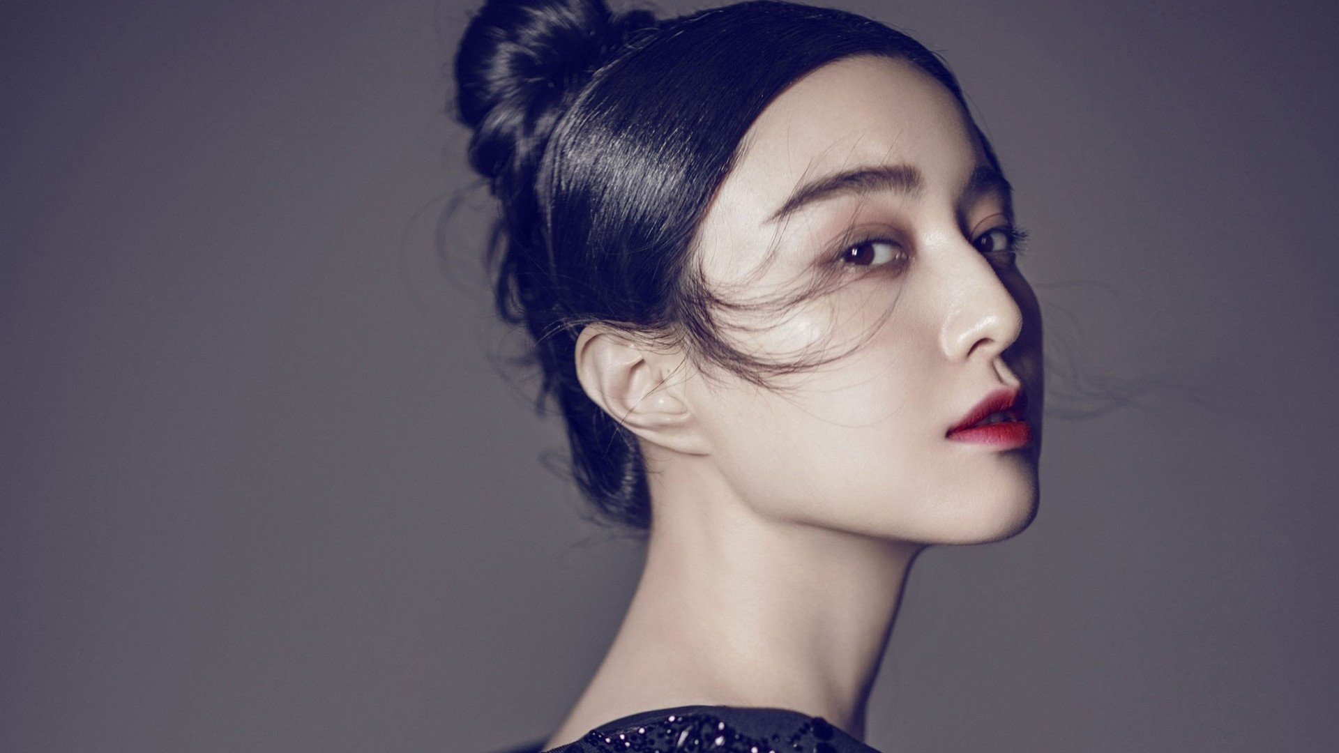 巴黎圣日耳曼小组赛轻松晋级 实力凸显，巴黎圣日耳曼比赛集锦