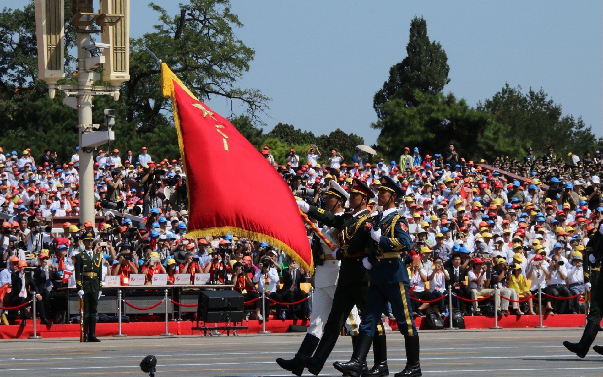 中国香港队在团体赛制中的表现：战术布局与队员配合解析，香港队再添一枚金牌